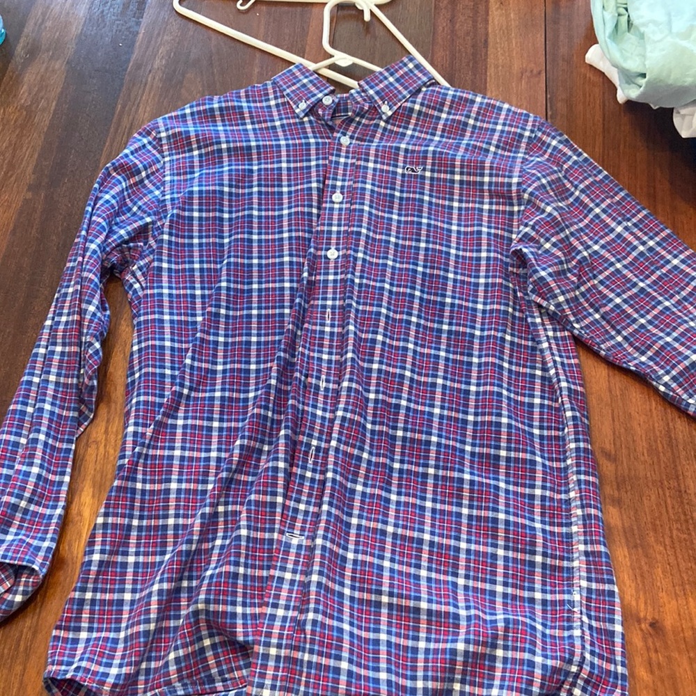 Striped vineyard vines button up shirt